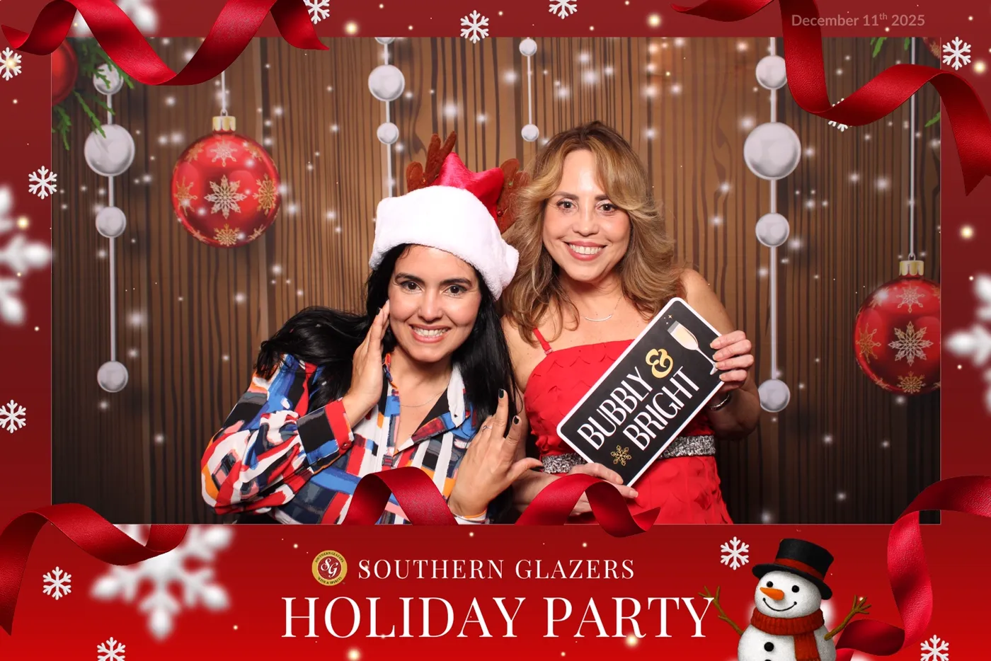 Coworkers with Bubbly and Bright props in a Southern Glazers branded holiday photo booth print